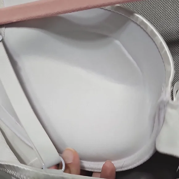 Chic White Leopard Pattern Bra - Picture 4 of 4